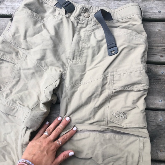 North Face Cargo Pants/Shorts - Picture 1 of 3
